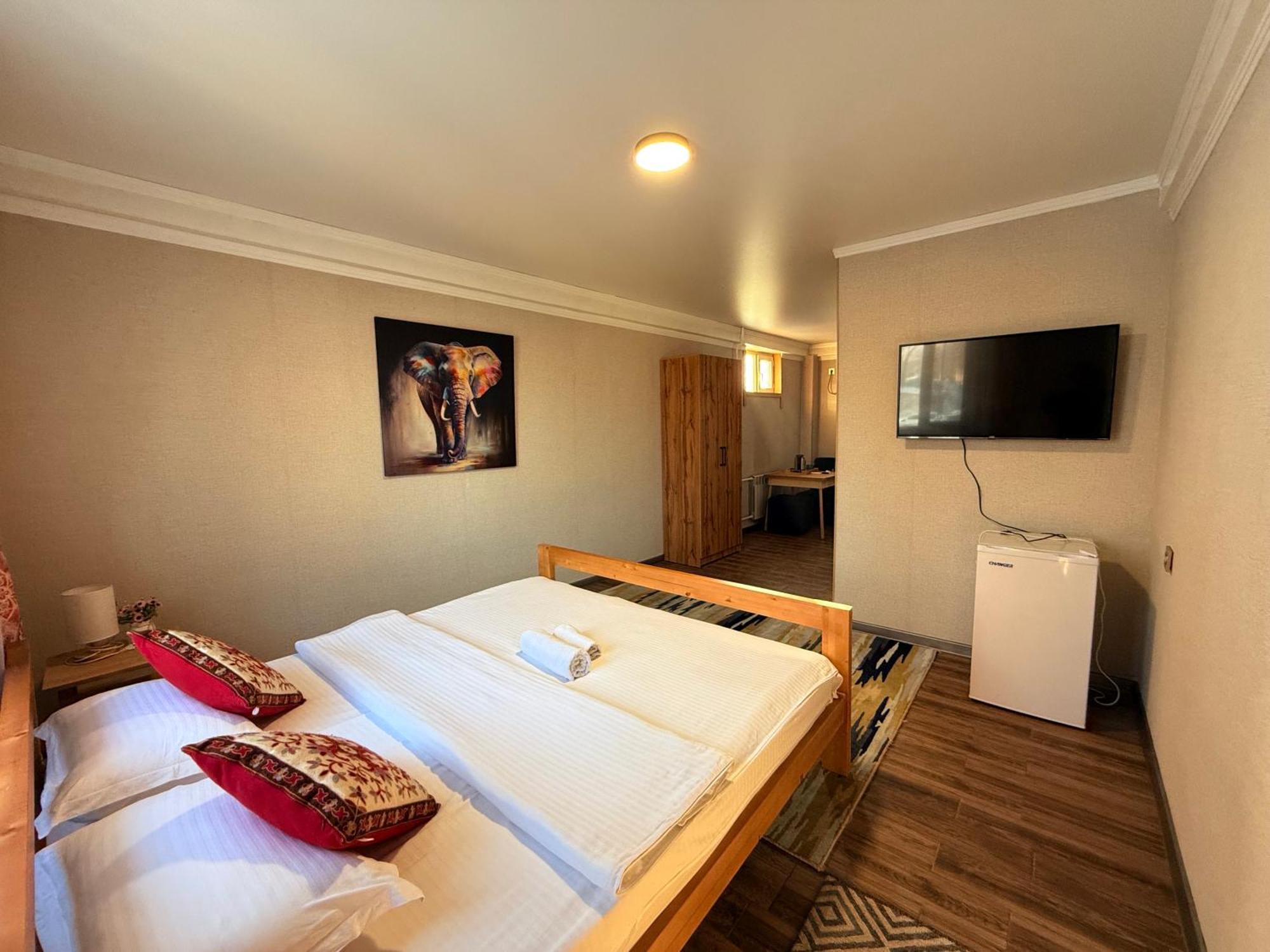 Salamat Hotel Biszkek Zewnętrze zdjęcie