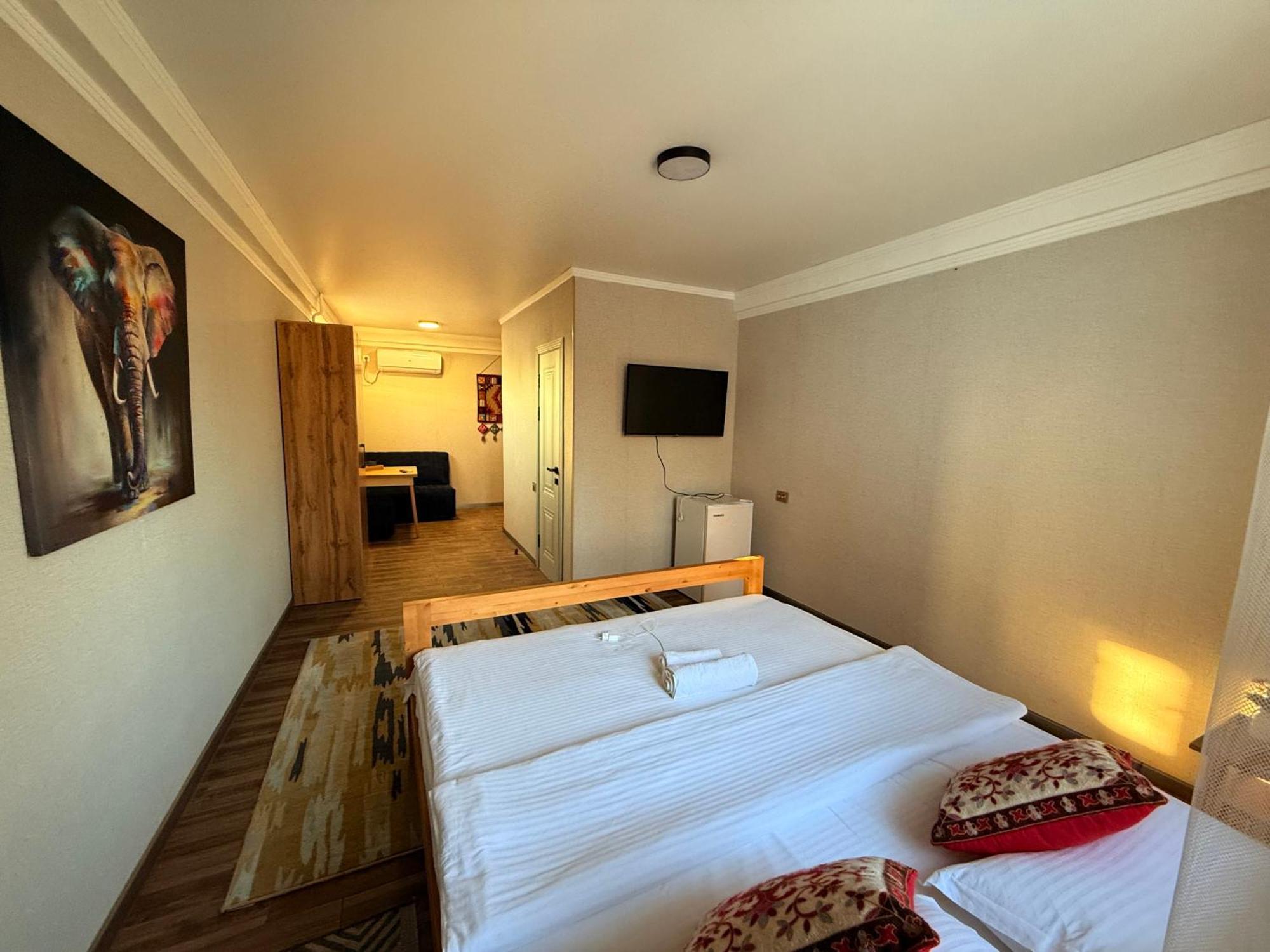 Salamat Hotel Biszkek Zewnętrze zdjęcie