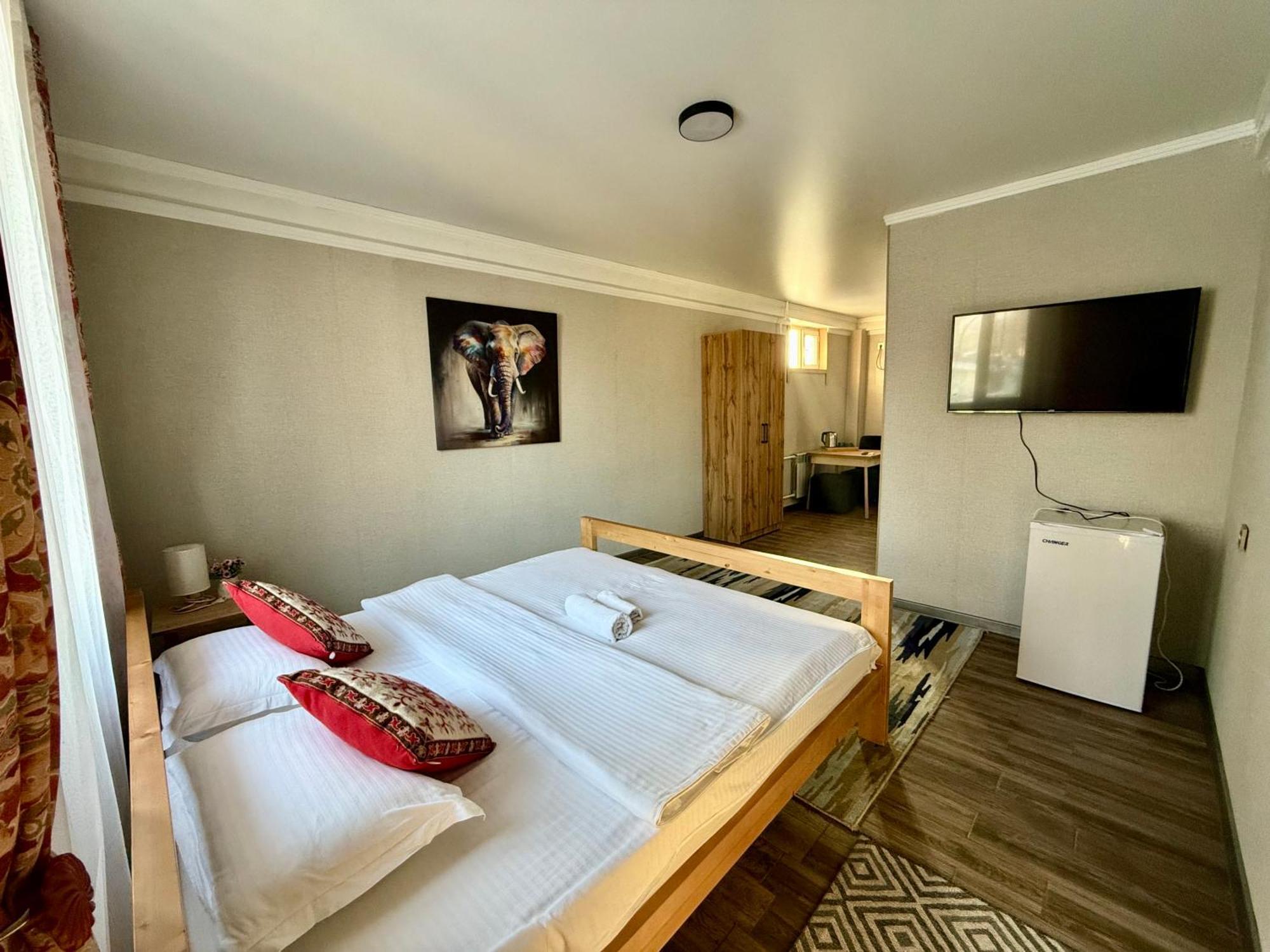 Salamat Hotel Biszkek Zewnętrze zdjęcie
